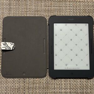 Barnes & Noble NOOK GlowLight Plus with Cover